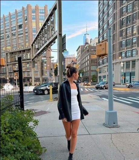 Naakte gelekte OnlyFans-foto van Emily Legler