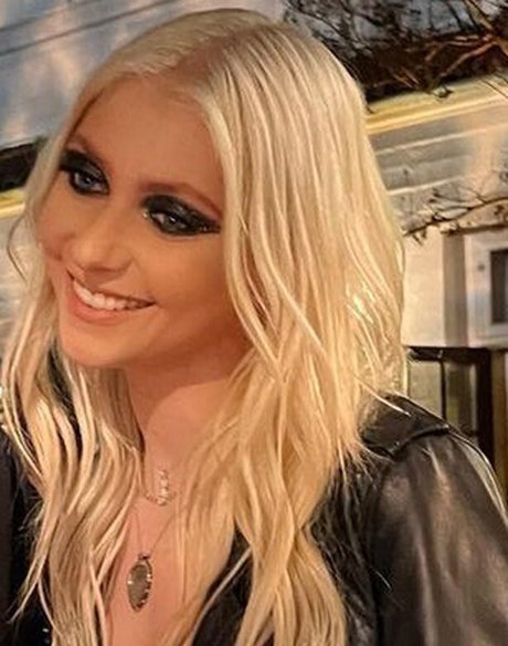 Naakte gelekte OnlyFans-foto van Taylor Momsen