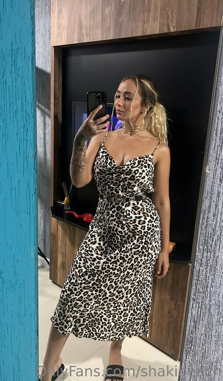 Naakte gelekte OnlyFans-foto van Shakibeach
