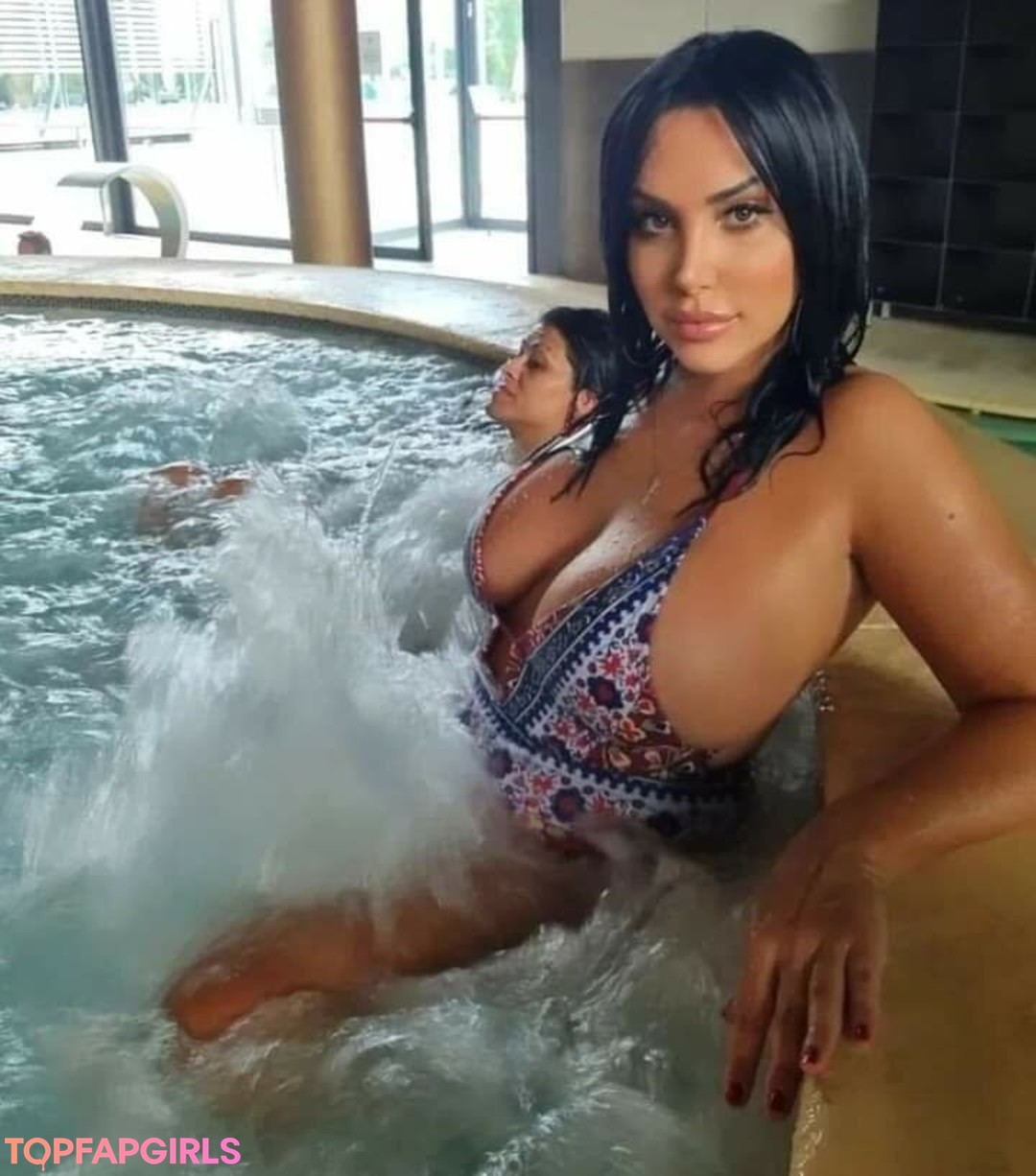 Naakte gelekte OnlyFans-foto van Marika Fruscio #1048