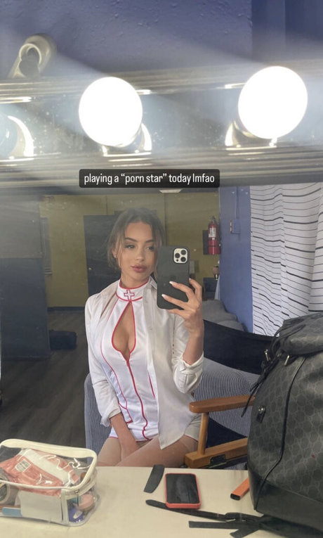 Naakte gelekte OnlyFans-foto van Royalwednesday