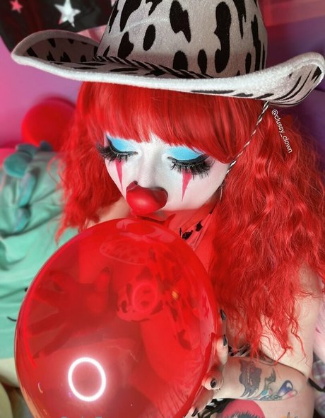 Naakte gelekte OnlyFans-foto van Clussytheclownfree