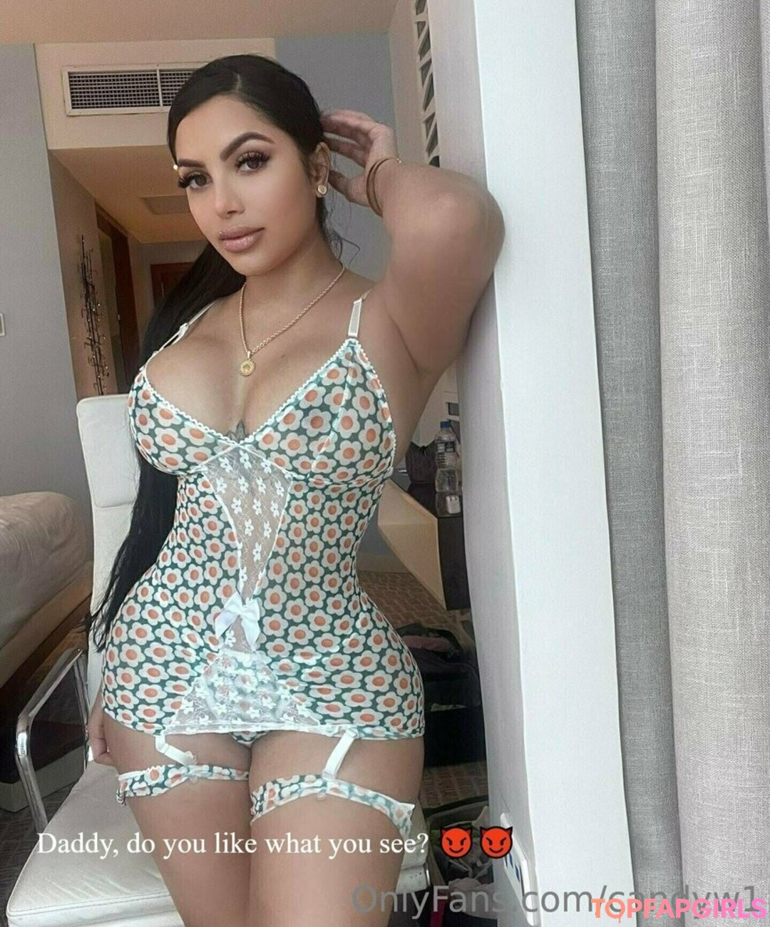 Naakte gelekte OnlyFans-foto van Candyw1 #1211
