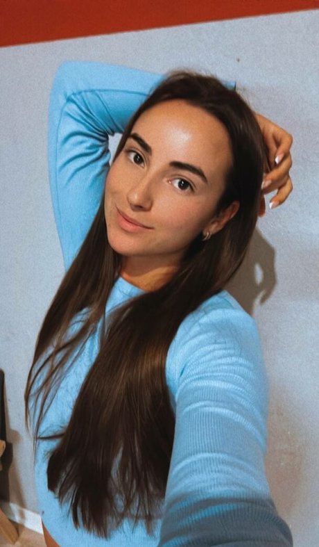 Naakte gelekte OnlyFans-foto van Naughtycola