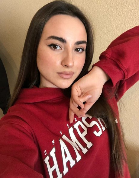 Naakte gelekte OnlyFans-foto van Naughtycola