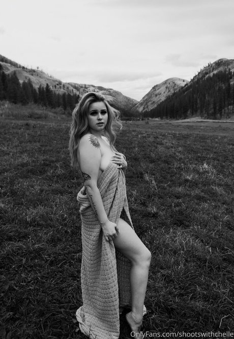 Naakte gelekte OnlyFans-foto van Hotchellerae
