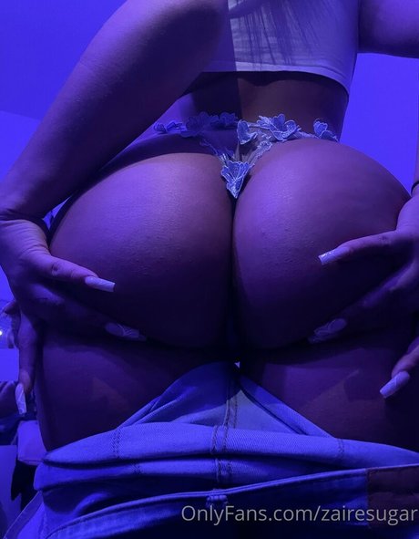 Naakte gelekte OnlyFans-foto van Zairesugar