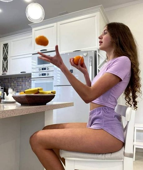Naakte gelekte OnlyFans-foto van Stefania Deriabina