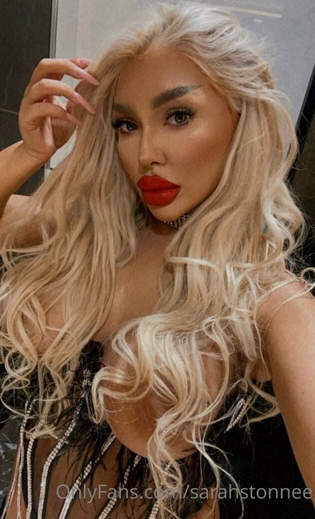 Naakte gelekte OnlyFans-foto van Sarahstonnee