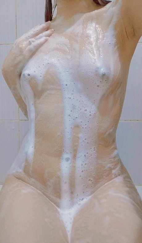 Naakte gelekte OnlyFans-foto van Mizuki Gaile