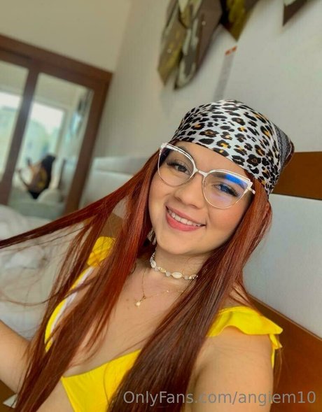 Naakte gelekte OnlyFans-foto van Angiem10