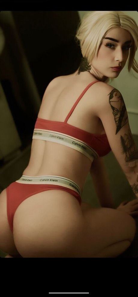 Naakte gelekte OnlyFans-foto van Alfyrise