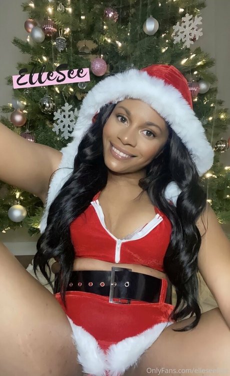 Naakte gelekte OnlyFans-foto van Elleseefree