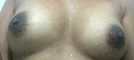 Naakte gelekte OnlyFans-foto van Amiga Marmitinha