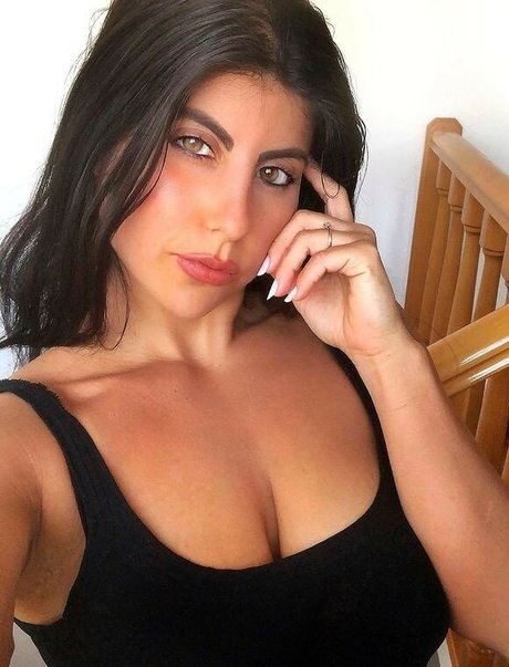 Naakte gelekte OnlyFans-foto van Valentina De Nucci
