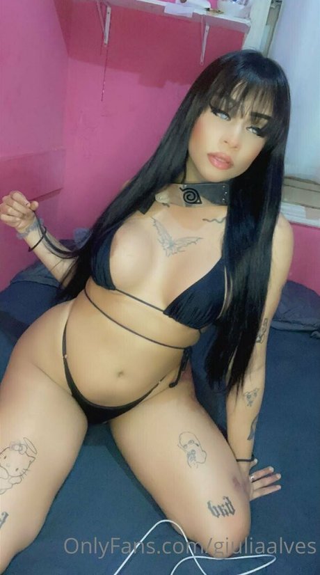 Naakte gelekte OnlyFans-foto van Giuliaalvesfree