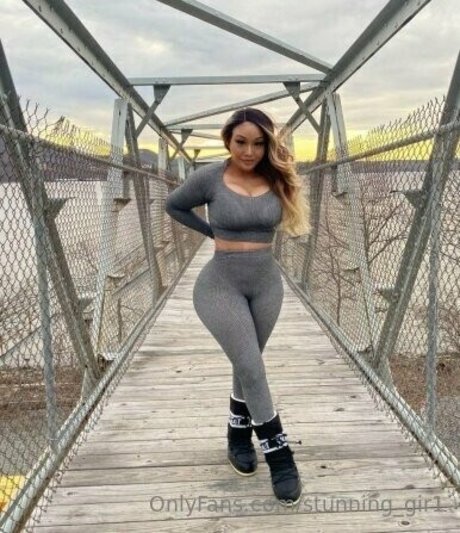 Stunninggir1
