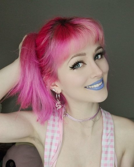 Naakte gelekte OnlyFans-foto van Liiensue