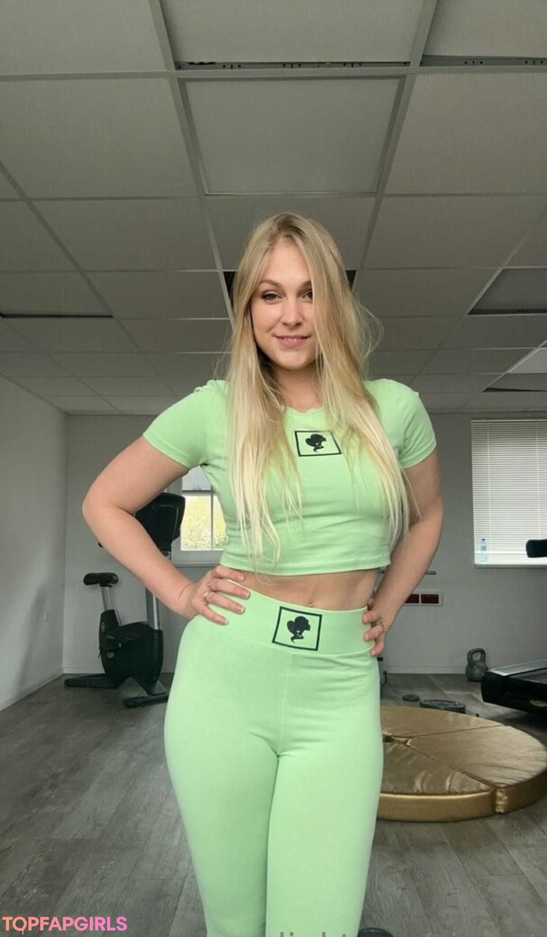 Naakte gelekte OnlyFans-foto van Siswet19 #1187