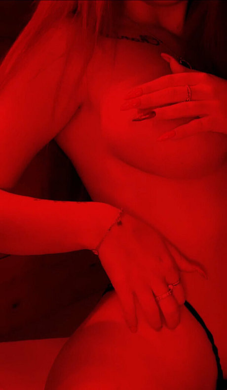 Naakte gelekte OnlyFans-foto van Abisssh