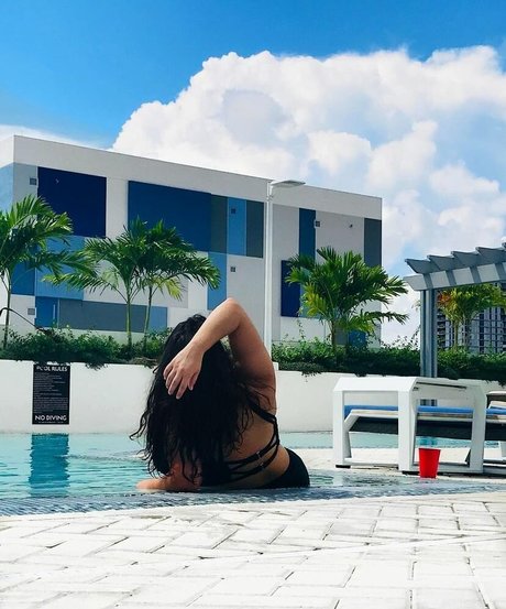 Naakte gelekte OnlyFans-foto van Ilianna