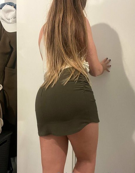 Naakte gelekte OnlyFans-foto van Oliviapoly