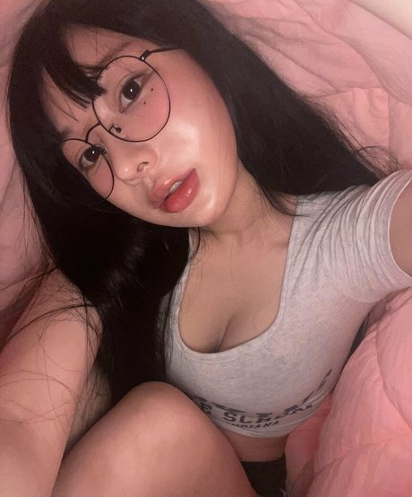 Naakte gelekte OnlyFans-foto van By3ol