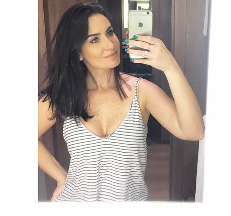 Larissa Erthal