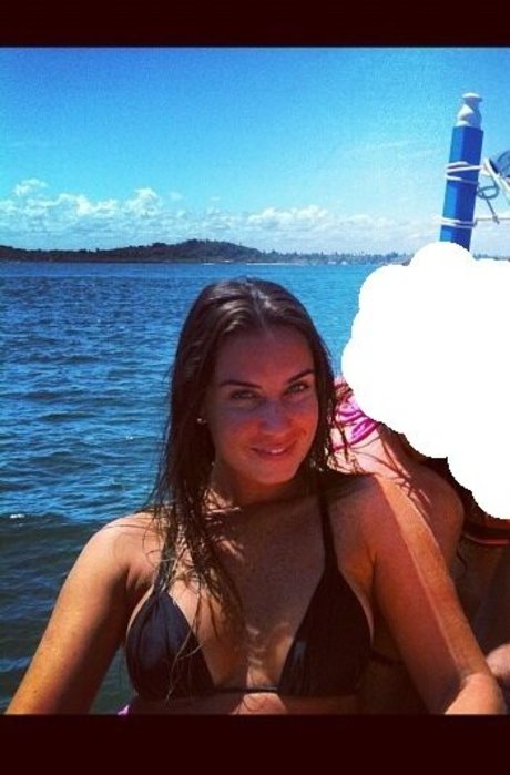 Naakte gelekte OnlyFans-foto van Larissa Erthal