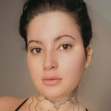 Naakte gelekte OnlyFans-foto van Devinebria