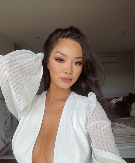 Naakte gelekte OnlyFans-foto van Kathryynn