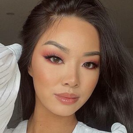 Naakte gelekte OnlyFans-foto van Kathryynn