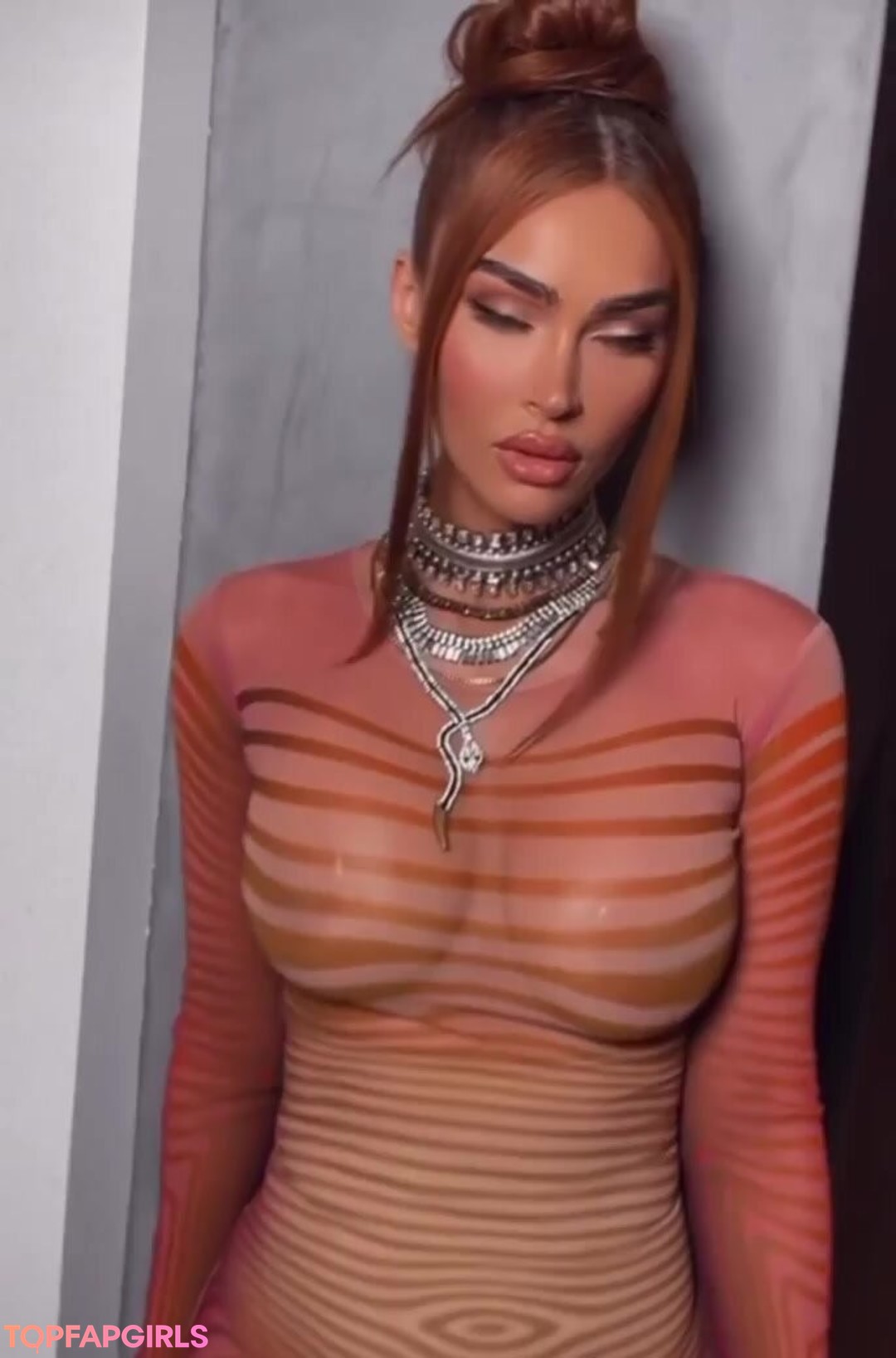 Naakte gelekte OnlyFans-foto van Megan Fox #1117