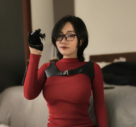 Naakte gelekte OnlyFans-foto van Poon Wrunya