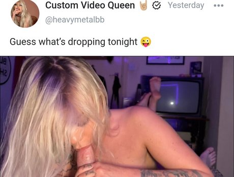 Naakte gelekte OnlyFans-foto van Heavymetalbb