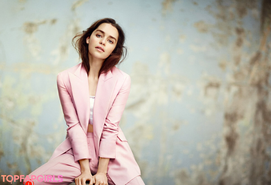 Naakte gelekte OnlyFans-foto van Emilia Clarke #1014