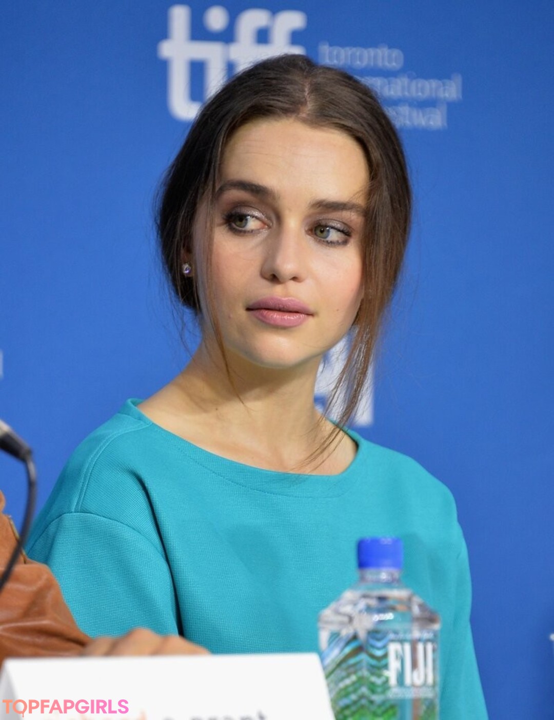 Naakte gelekte OnlyFans-foto van Emilia Clarke #1027