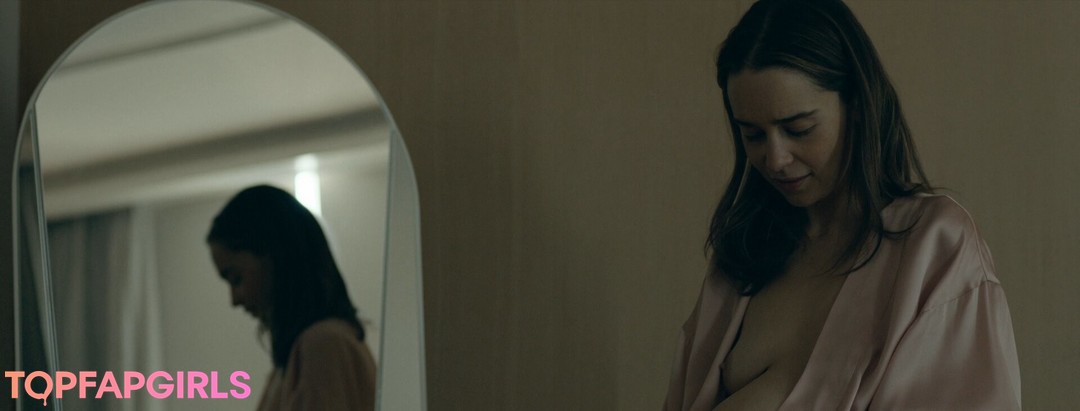 Naakte gelekte OnlyFans-foto van Emilia Clarke #1081