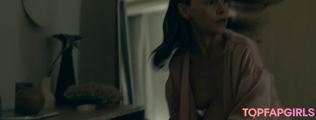 Naakte gelekte OnlyFans-foto van Emilia Clarke #1085