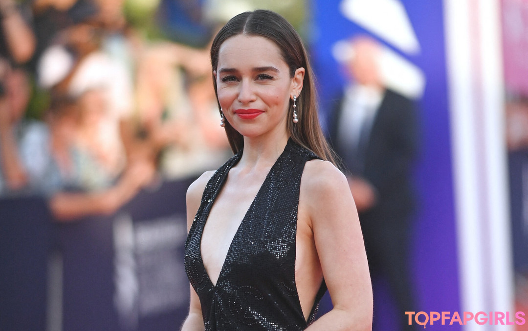 Naakte gelekte OnlyFans-foto van Emilia Clarke #1117