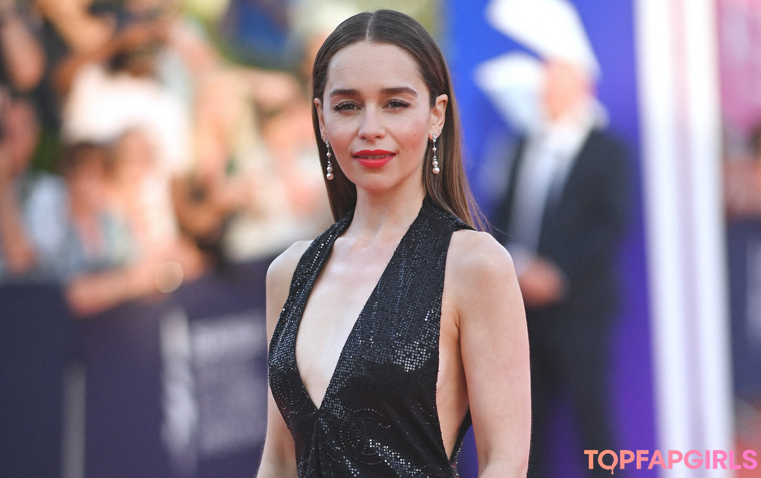 Naakte gelekte OnlyFans-foto van Emilia Clarke #1119