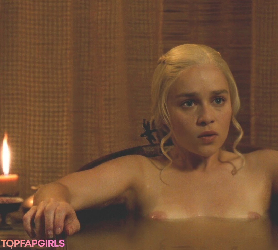 Naakte gelekte OnlyFans-foto van Emilia Clarke #1181