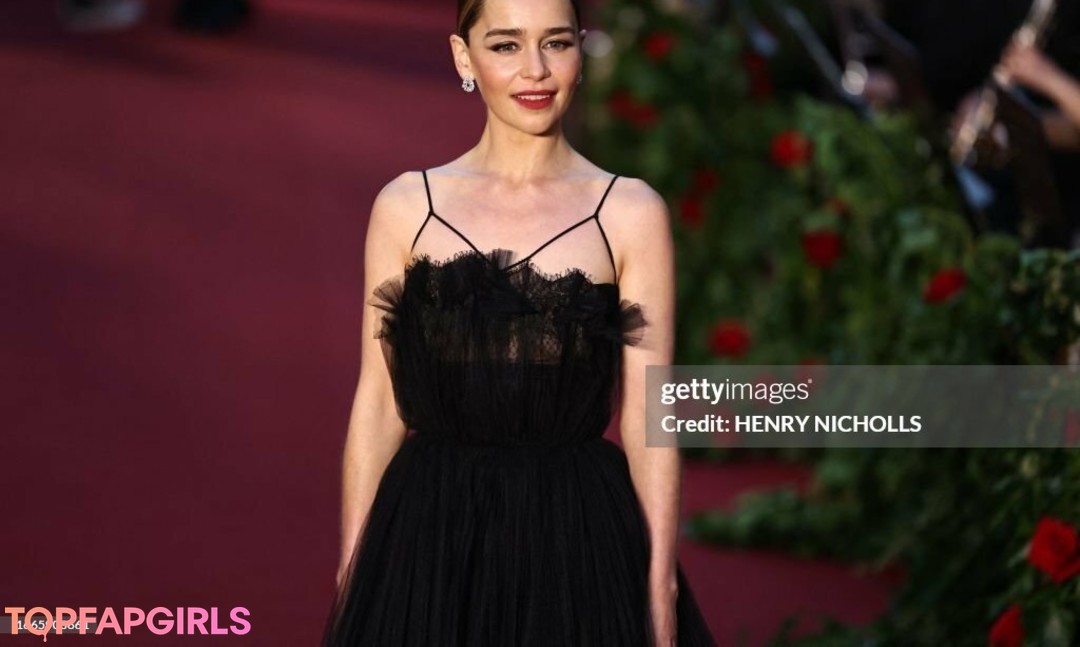 Naakte gelekte OnlyFans-foto van Emilia Clarke #1213