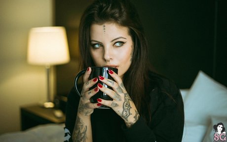 Naakte gelekte OnlyFans-foto van Marjo Suicide