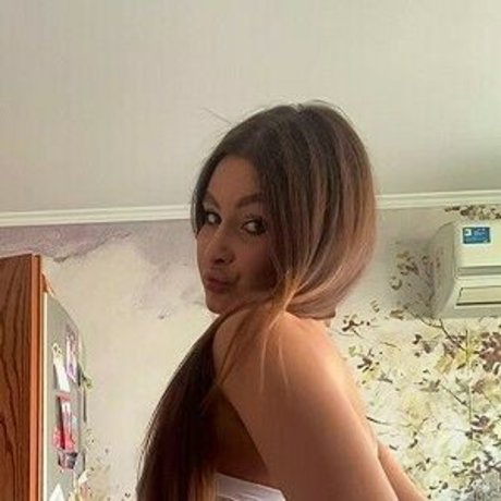 Naakte gelekte OnlyFans-foto van Katecandance