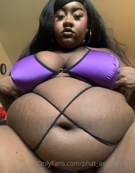 Phat_ass_phoebe