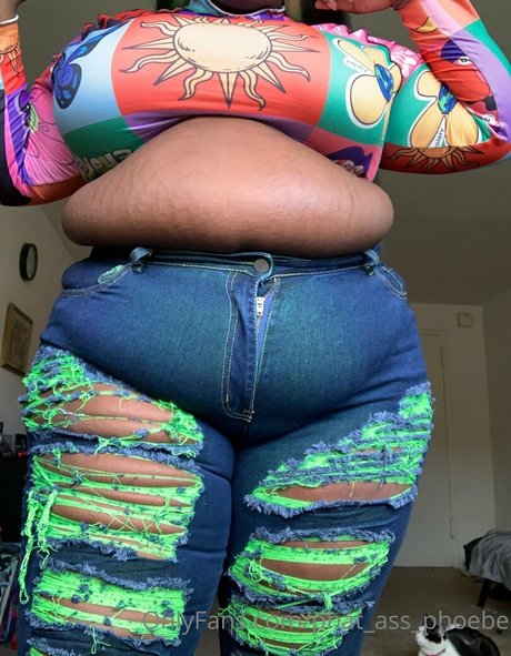Phat_ass_phoebe