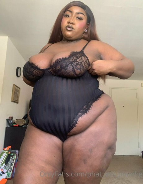 Phat_ass_phoebe