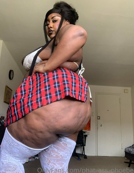 Phat_ass_phoebe