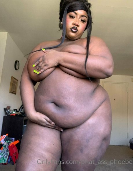 Phat_ass_phoebe